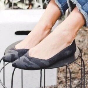 Rothy’s Women's Gray Black Retired The Point In Dark Camo Flats Shoes Size 7